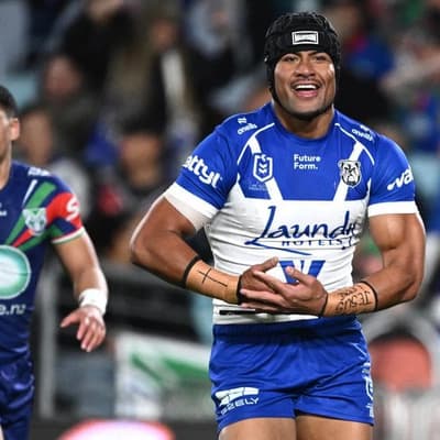 'Disciplined' Bulldogs led by new dad beyond Warriors