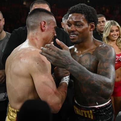 Boxing legend humbled by vanquisher requesting advice