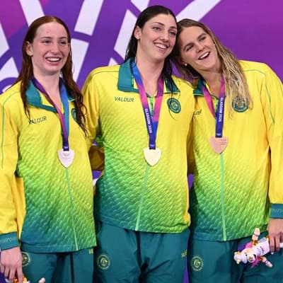Mollie outgunned, Aussies reach new heights in Glasgow