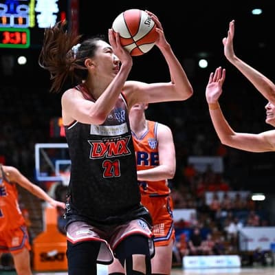 Chinese WNBL superstar makes big decision on future