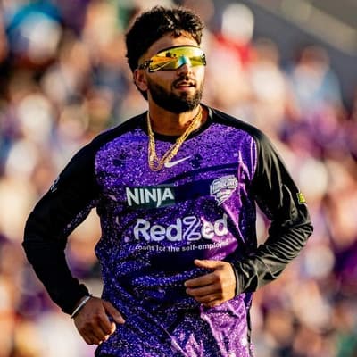 Aussie duo beaten, one bloodied in Hundred thriller