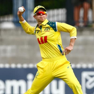 Rare lapse by Aussie ace hands Super Giants victory