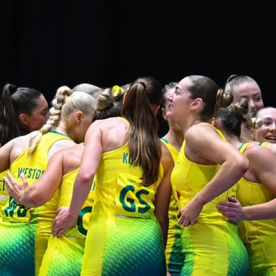 Diamonds flex muscle to see off Proteas in Glasgow