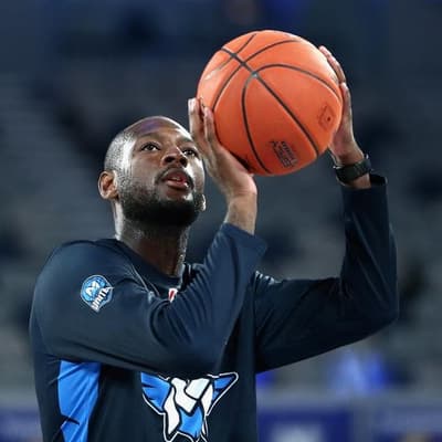 NBL's Illawarra Hawks sign championship guard