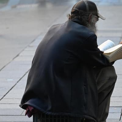 Homeless Australians trapped in 'cycle of crisis'