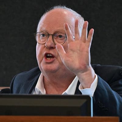 Corruption buster reveals cold shoulder from government