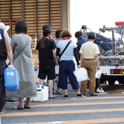 Japan quake survivors left homeless in sweltering heat