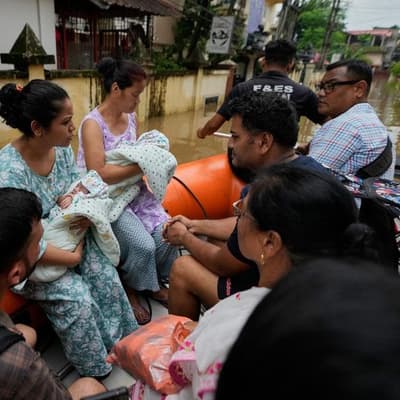 Floods kill 14, thousands displaced in southern India