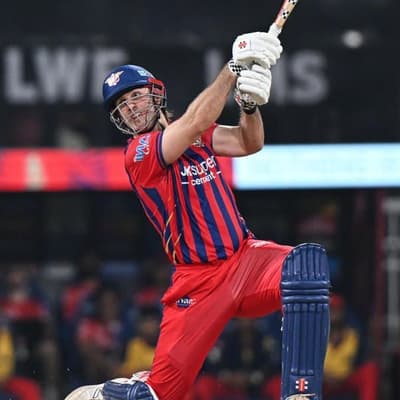 Ferocious Aussie barrage launches Sunrisers record