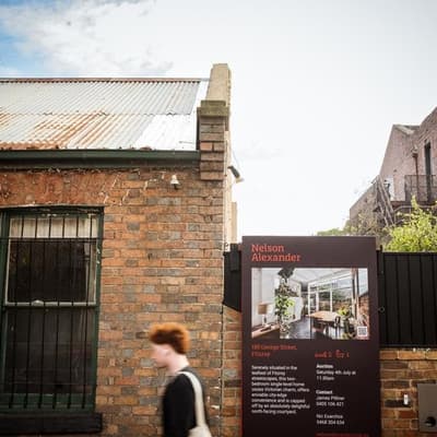 Property listings giant defies house price slump
