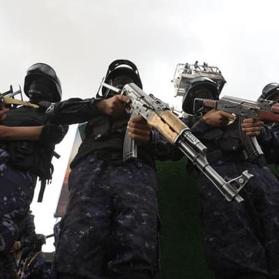 Houthis attack Saudi Arabia, warnings of wider threat