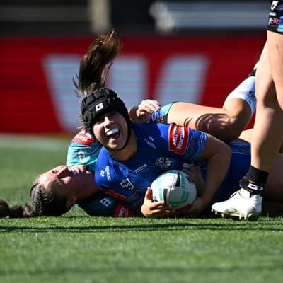 Bulldogs, Warriors escape while Titans debutant stars