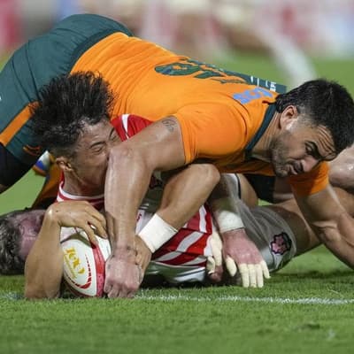 Wallabies backed to 'play', survive first Kiss Test
