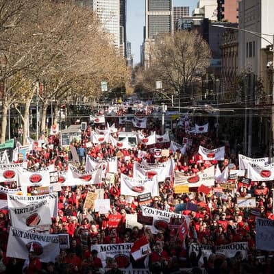 Signing bonus dangled as third teacher strike looms