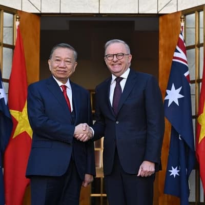 Vietnam leader vows energy, defence-tie boost in visit