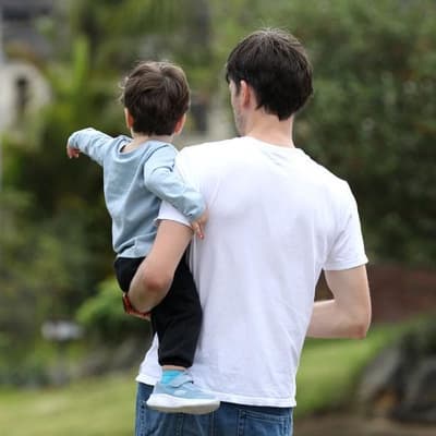 Nationals push for stronger parental leave for fathers