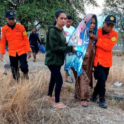 Thousands evacuated after Indonesia quake kills 53