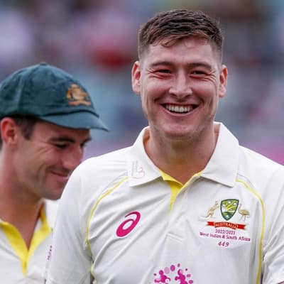 Opener axed for second Test as Renshaw gets recall