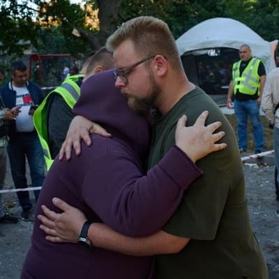 Major Russian barrage kills at least 14 in Kyiv region