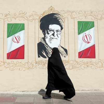 US vows 'economic D-Day' as Iran threatens to halt oil