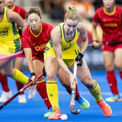 Hockeyroos secure spot in World Cup semi-finals