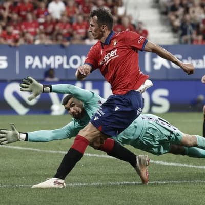 Australian veteran stands firm for Spanish shut-out