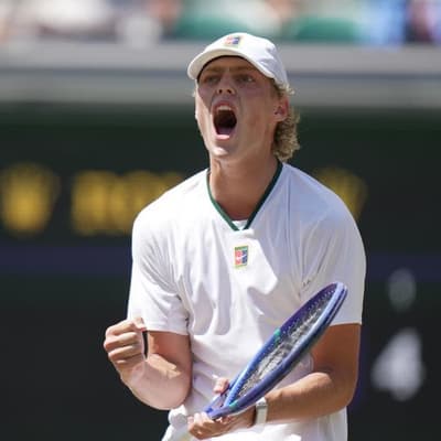 Hewitt completes great day for Aussies at Winston-Salem