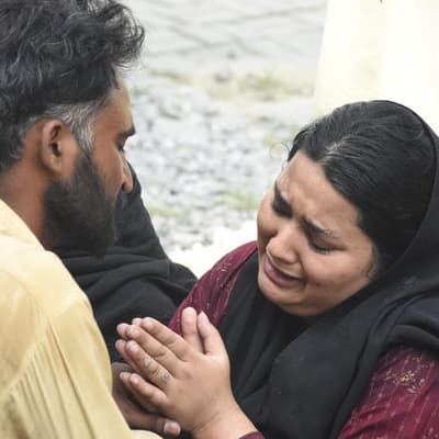 At least 14 newborns die in Pakistan hospital fire