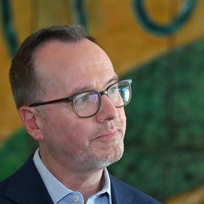 Prime minister steps in to deny refugee cuts
