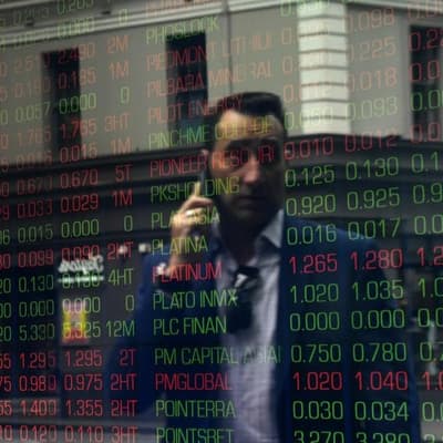 Aussie shares end week higher on decent final session