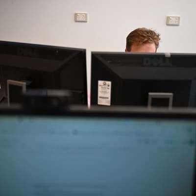 Australian-first work-from-home laws stalled again
