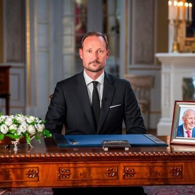 Norway's new King Haakon honours 'dear father' Harald