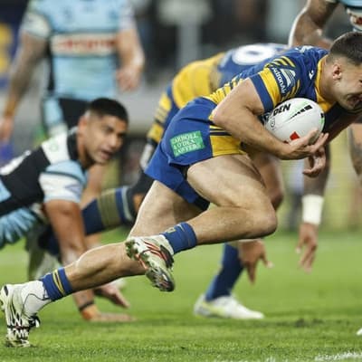 Sharks squander top-four hopes with shock loss to Eels