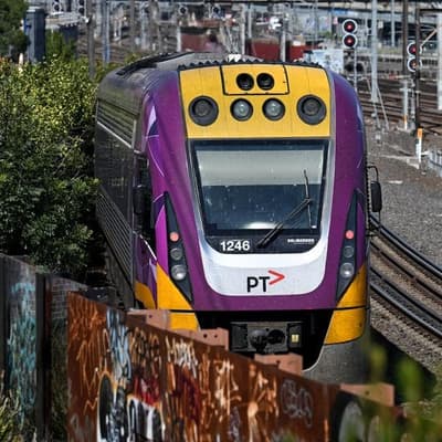 Duelling train plans as One Nation hosts pre-poll lunch
