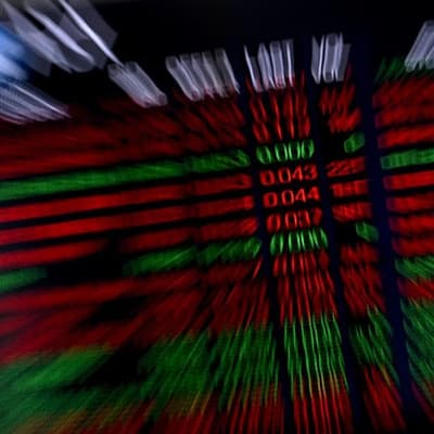 Aussie shares fall as uncertainty hangs over markets