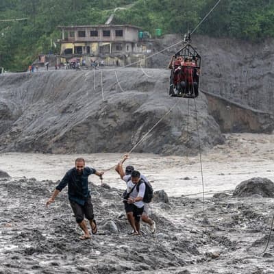 Nepal rescue hopes dim as death toll passes 1200