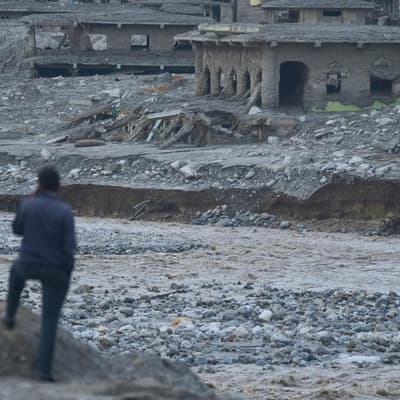 Two rescued in Nepal, relatives seek Tibet missing info