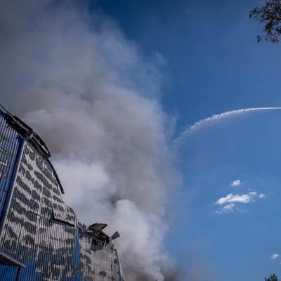 Russia hits Kyiv hard after pause, killing five