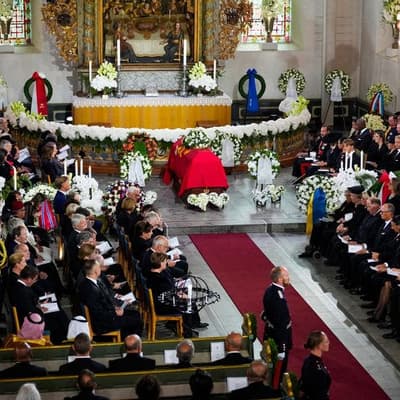 Crowds line streets as Norway lays King Harald to rest