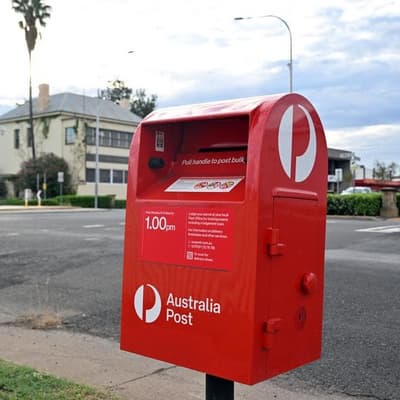 Australia Post boss denies misleading on closure plans