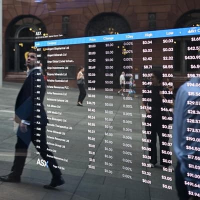 Aussie shares pare losses but fall for third session