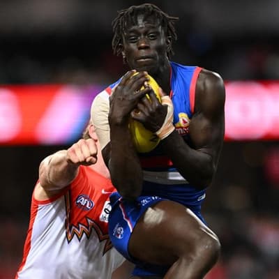 Defender gives Carlton the blues as he stays a Bulldog