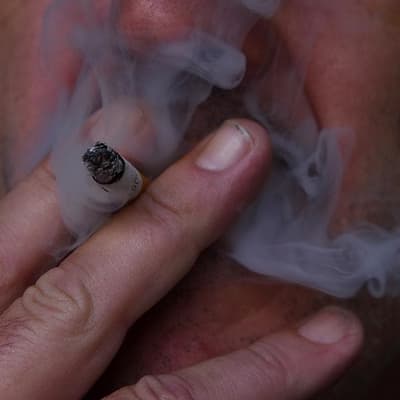 'Cherrypicking': doubt over Labor's chosen smoking data