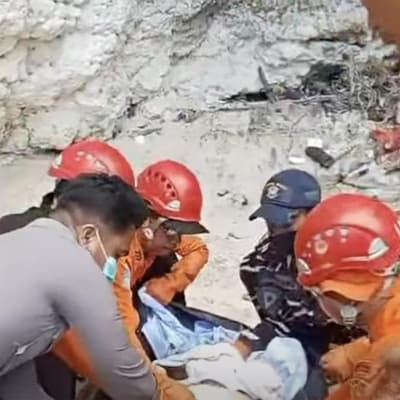 'Huge sorrow': Aussie tourist dies in Bali cliff fall
