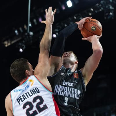Coaches in awe as Breakers start NBL season with a bang