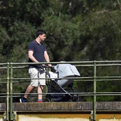 Dad support crucial in calls for parental leave changes