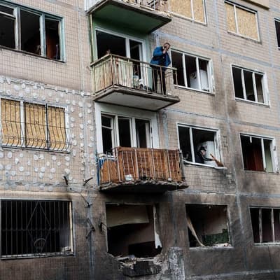 Russia kills eight as strikes continue on Ukraine