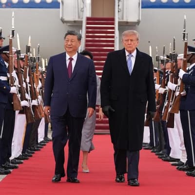 Xi arrives in Washington to rare Trump airport welcome