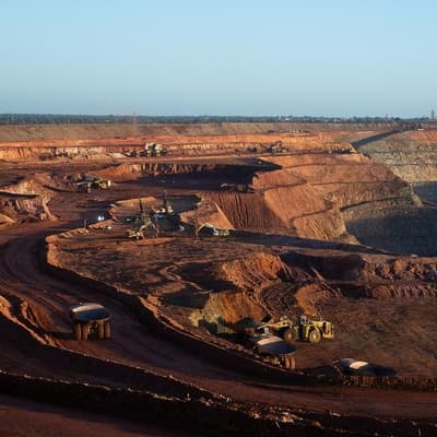 South African gold giant set to pursue Australian rival