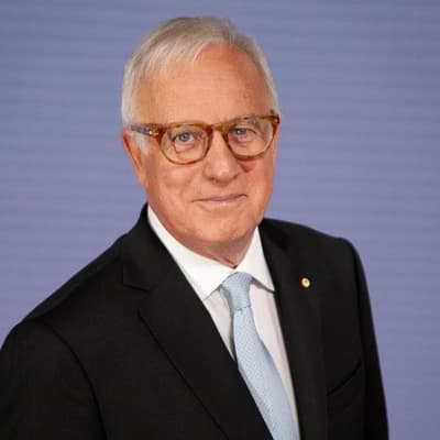 'And that's finance' ABC guru retires